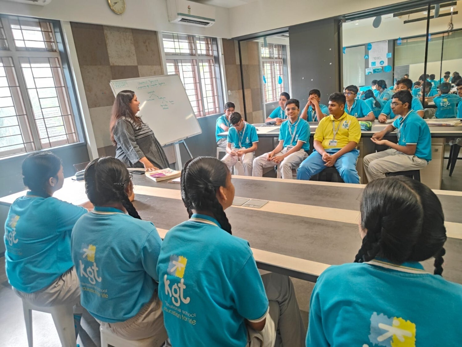 Counsellor with students