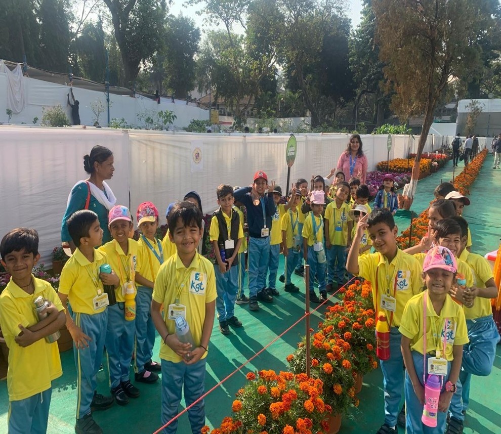 Montessori flower exhibition visit